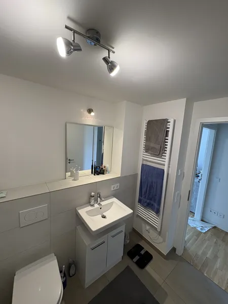Nachmieter gesucht: Helle 2-Zimmer-Wohnung (63,7 qm) in grüner, familienfreundlicher Lage — photo 1